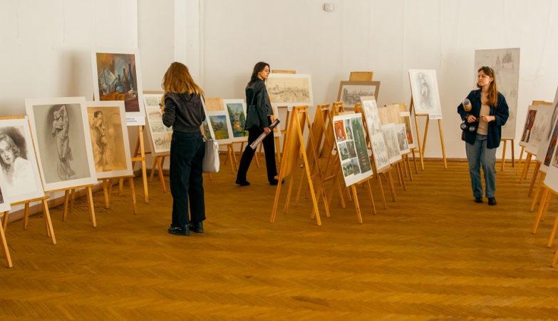 Художественная выставка картин в рамках конкурса